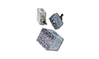 AP17-1-64-153 Circuit Breakers Hyd Mag